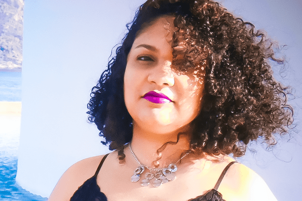 Cabe a nós trazermos conosco as nossas ancestrais que foram histórica e socialmente silenciadas - Entrevista com Quézia Lopes