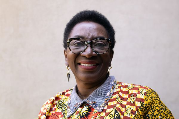 Pesquisadora nigeriana Oyèrónkẹ́ Oyěwùmí lança tradução do livro ‘Estudos Africanos de Gênero’ no Itaú Cultural